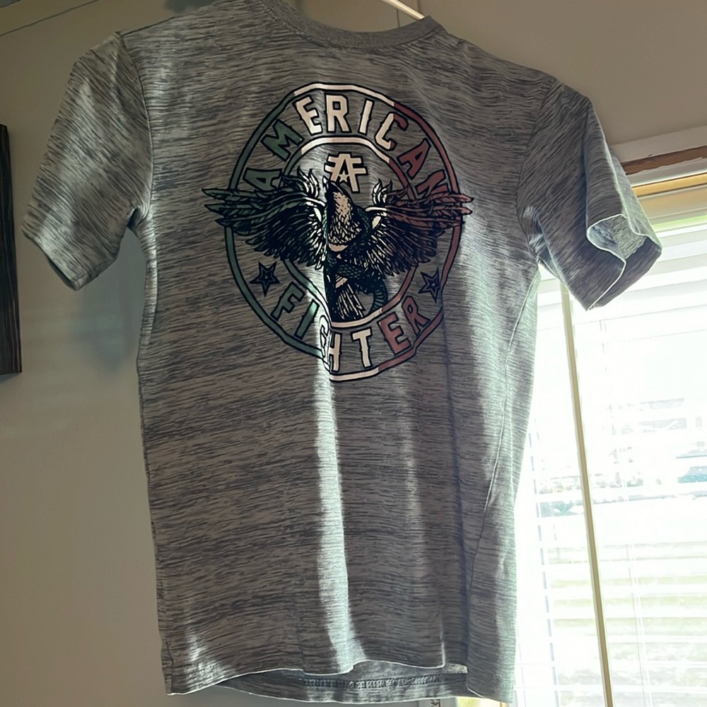 Boys size youth small American fighter T-shirt